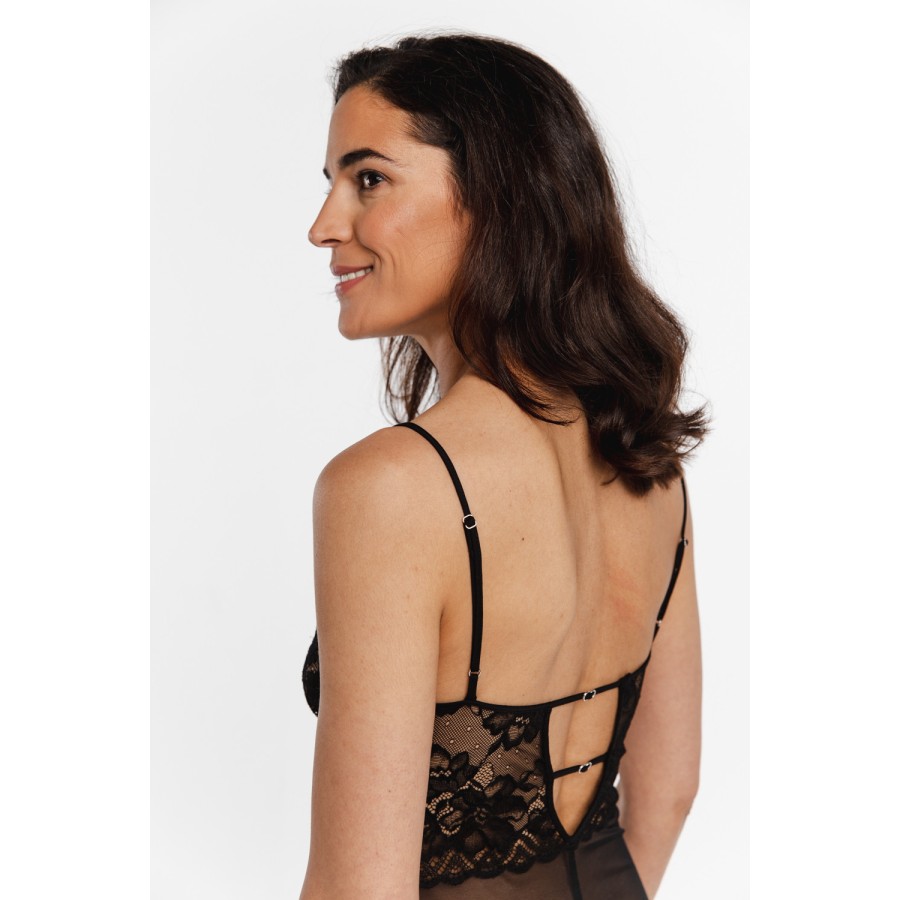 Nuisette transparente de encaje en color blanco con tanga